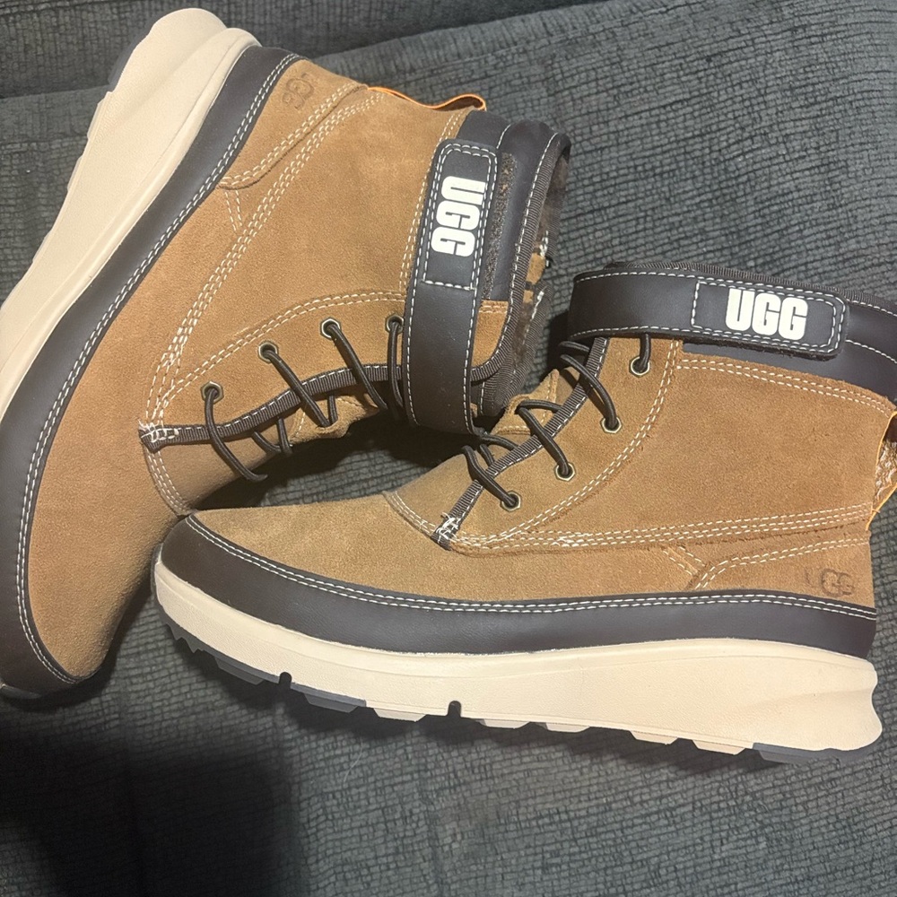 UGG Men's Brown and Black Lace-Up Boots